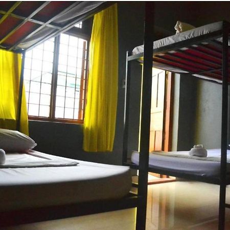 Bird'S Nest Hostel กำปอต ภายนอก รูปภาพ