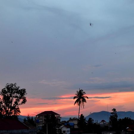 Bird'S Nest Hostel กำปอต ภายนอก รูปภาพ